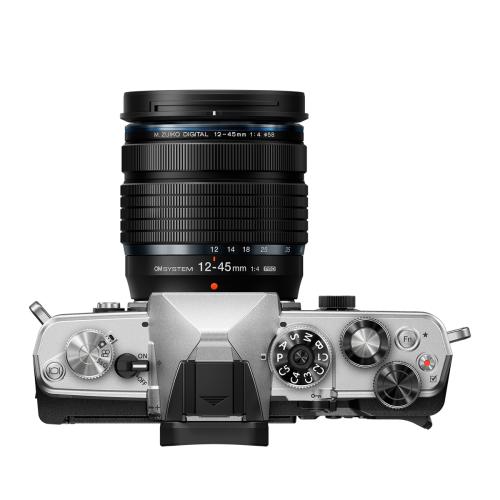 OM SYSTEM OM-3 + 4,0/12-45mm PRO silber Kamerakit